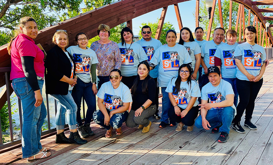 image of esl group in Boise on an outing