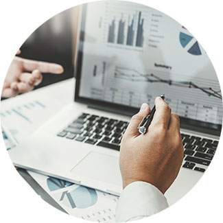 business student at a computer